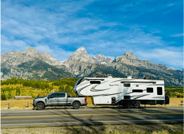 The Art of Long-Distance Towing: Stay Safe and Comfortable